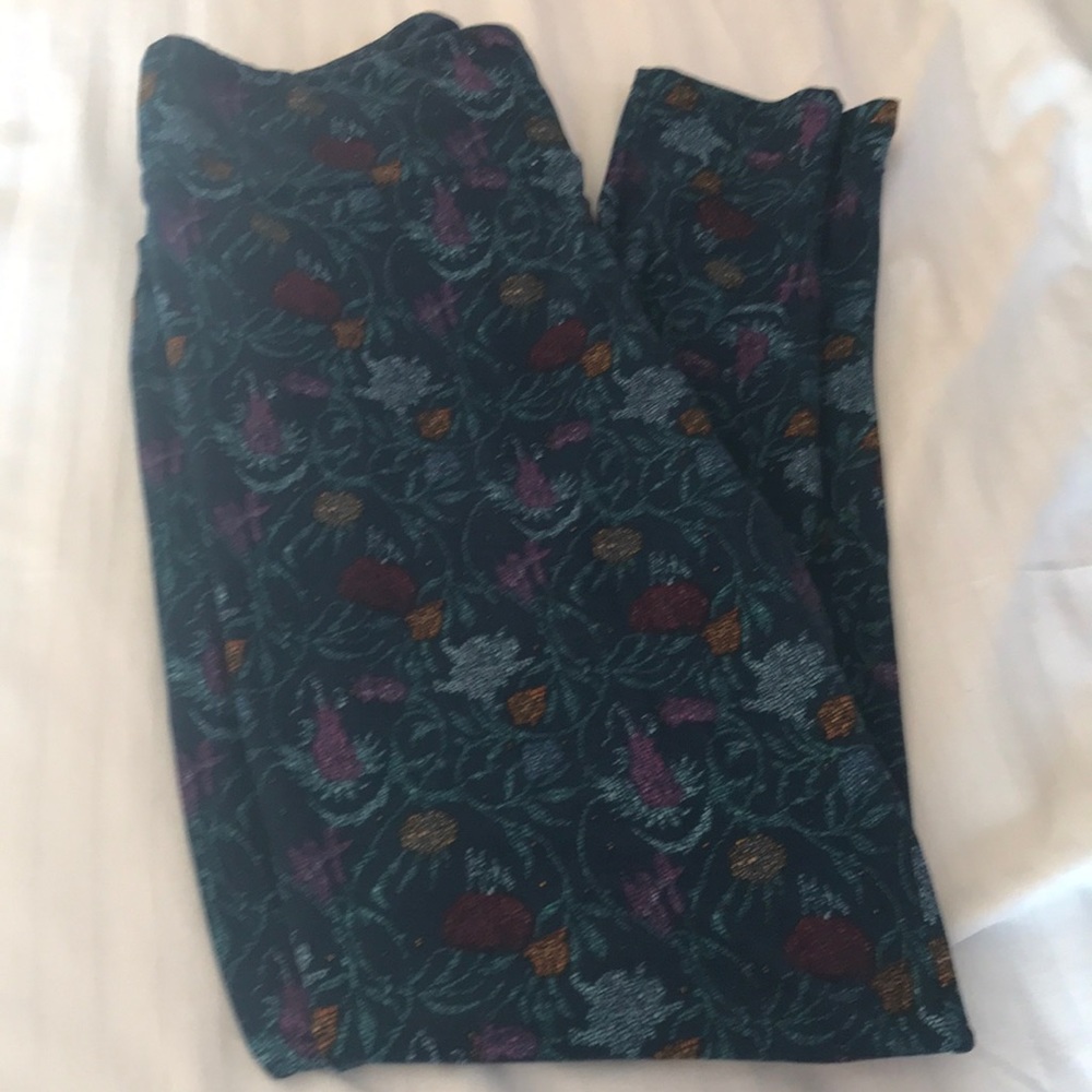 Leggings 92% poly 8% spandex worn once